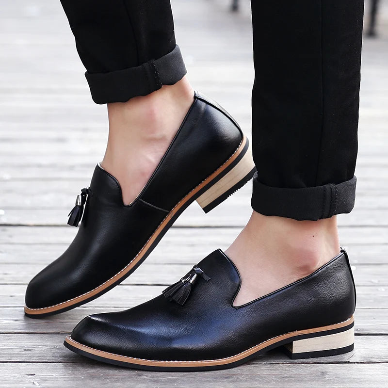 Men Dress Shoes Light Weight Suit Shoes Comfortable Sneakers New Social Wedding Shoes Office Formal Shoes Classic Leather Shoes