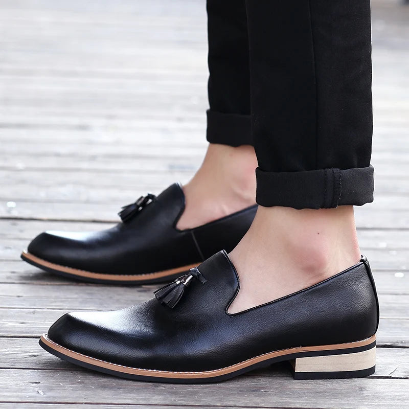 Men Dress Shoes Light Weight Suit Shoes Comfortable Sneakers New Social Wedding Shoes Office Formal Shoes Classic Leather Shoes