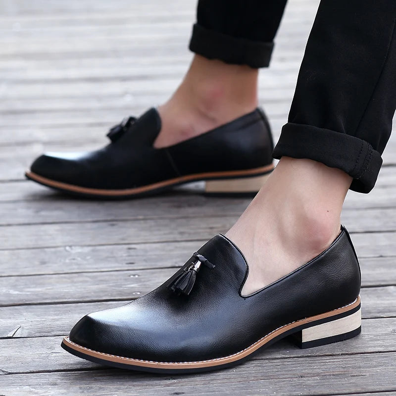 Men Dress Shoes Light Weight Suit Shoes Comfortable Sneakers New Social Wedding Shoes Office Formal Shoes Classic Leather Shoes