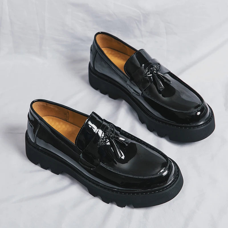 Large size glossy gentleman breathable leather shoes for formal wear, round toe thick soled high rise men's loafers