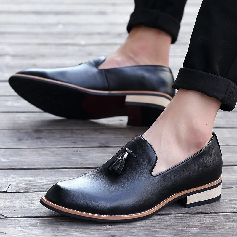 Men Dress Shoes Light Weight Suit Shoes Comfortable Sneakers New Social Wedding Shoes Office Formal Shoes Classic Leather Shoes
