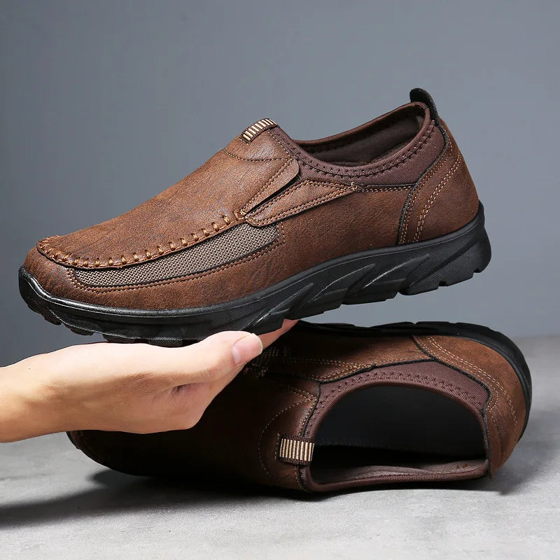 Men Casual Shoes Breathable Loafers Sneakers Male Comfortable Soft Sole Moccasins Designer Handmade Retro Walking Shoes Men Shoe